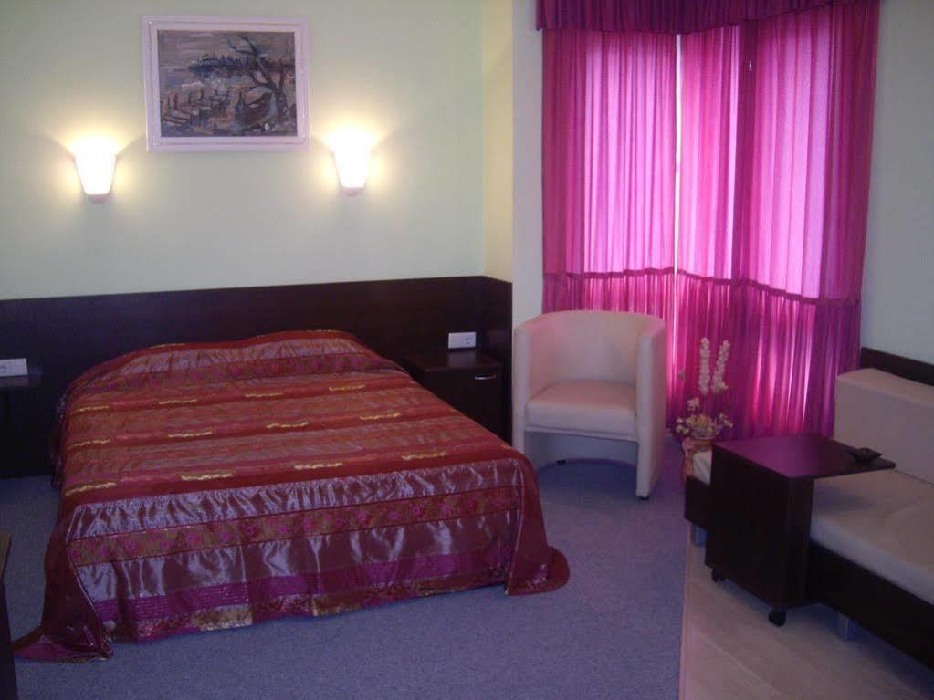 Family Hotel Avramov Vidin Kültér fotó